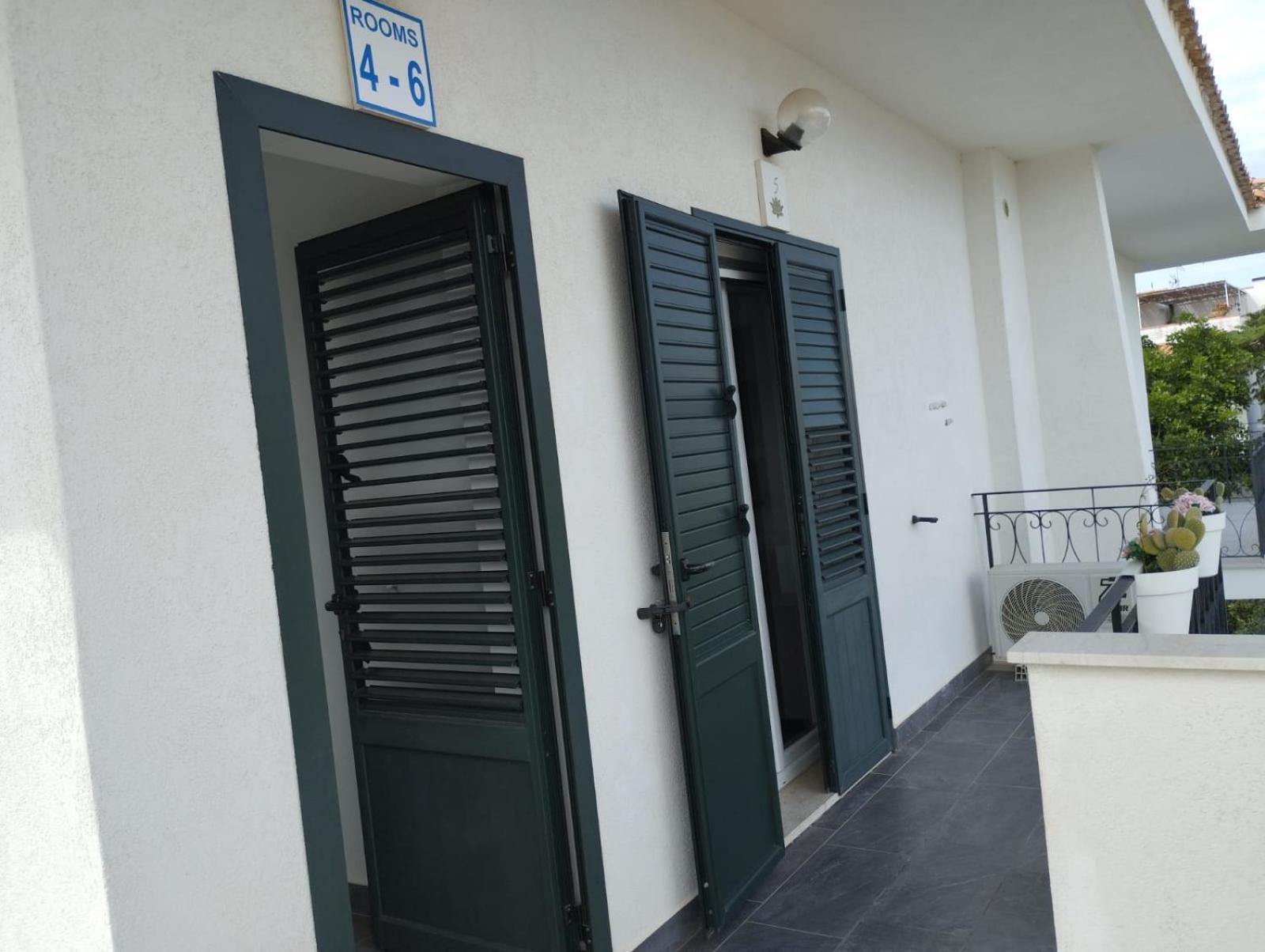 Fiore Di Loto Rooms Carini Exterior photo